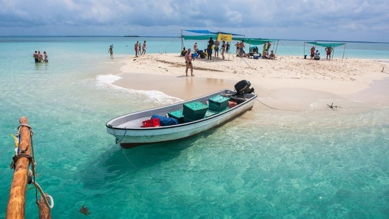 full-day-private-tour-safari-blue-in-zanzibar-blue-lagoon_06Gjh